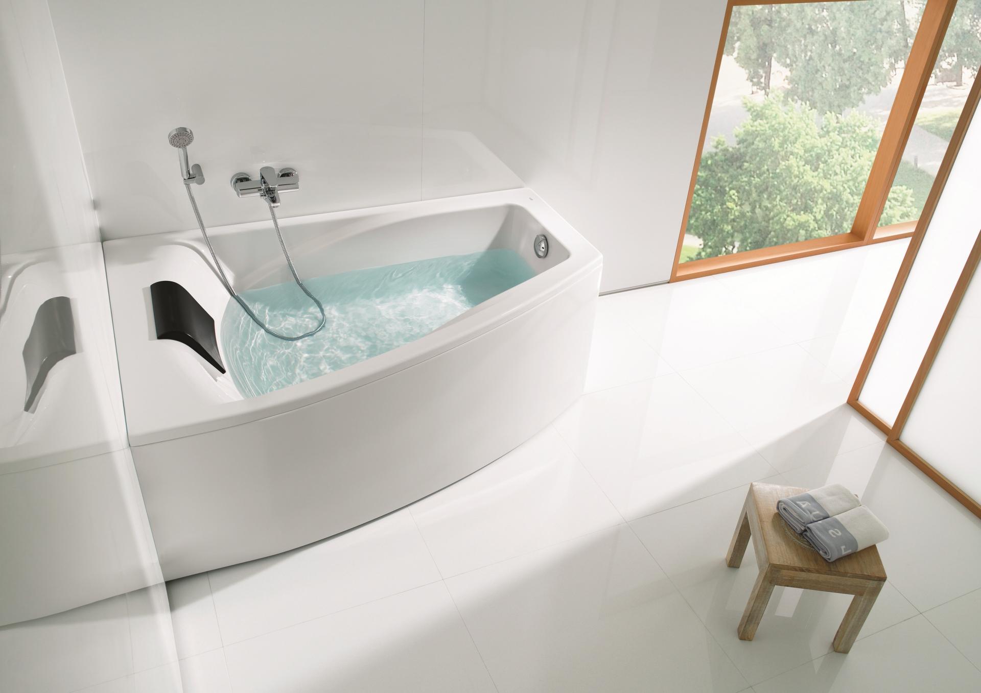 Фото: Акриловая ванна 150х100 Roca Hall Angular ZRU9302864 L Roca в каталоге